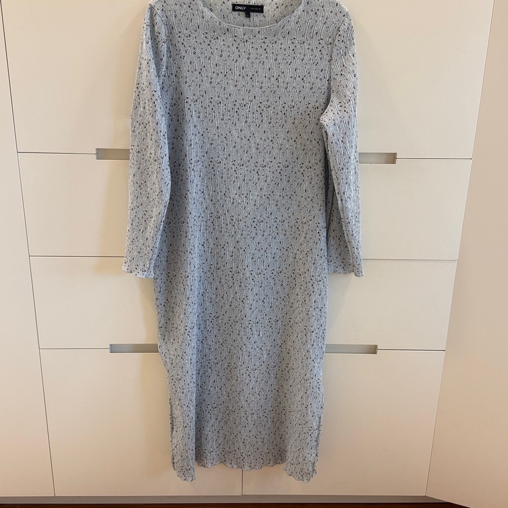 ONLY -Textured light blue and Brown dress
Size L/XL